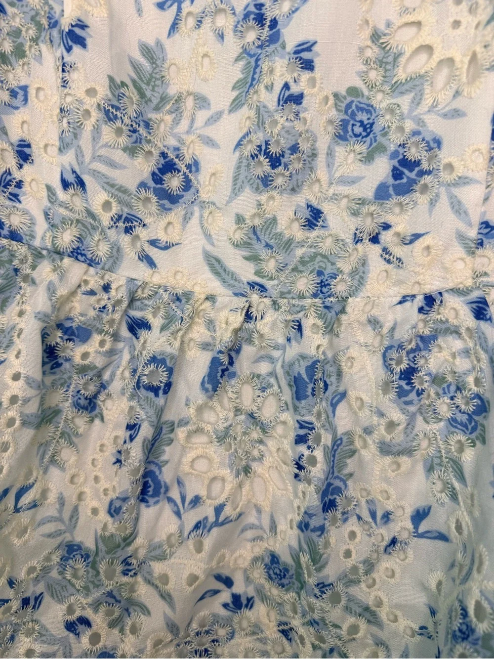 En Saison Claire Floral Print Eyelet MIDI Dress blue and white Large with Slit